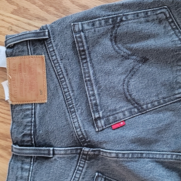 Levi's button fly jean shorts with cami top (M) - Picture 5 of 8
